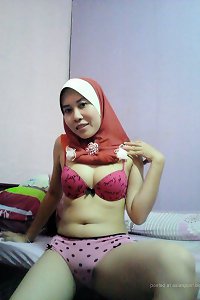 malay- awek tudung brave