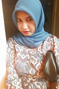 Indonesian Muslim nail girl Angie
